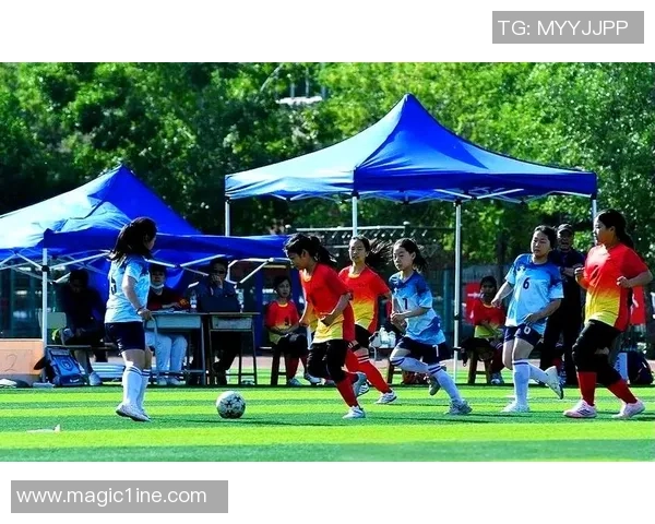 足球明星携手搭建帐篷挑战赛趣味视频引发热议